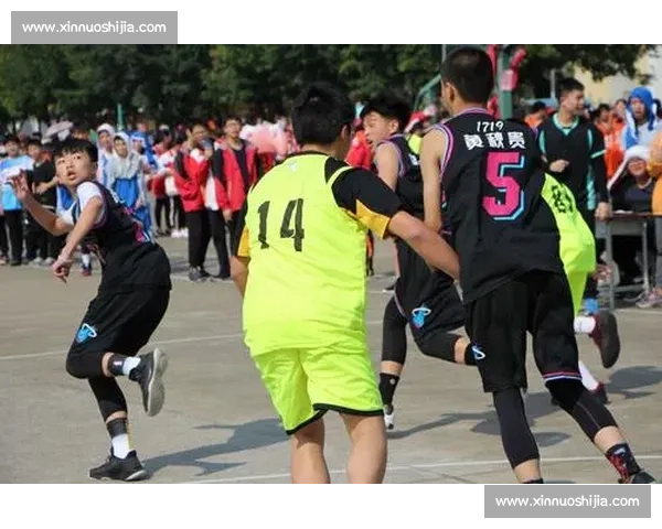 精彩对决全纪录全面回顾本场比赛的精彩瞬间与关键时刻 - 副本 - 副本 (2)